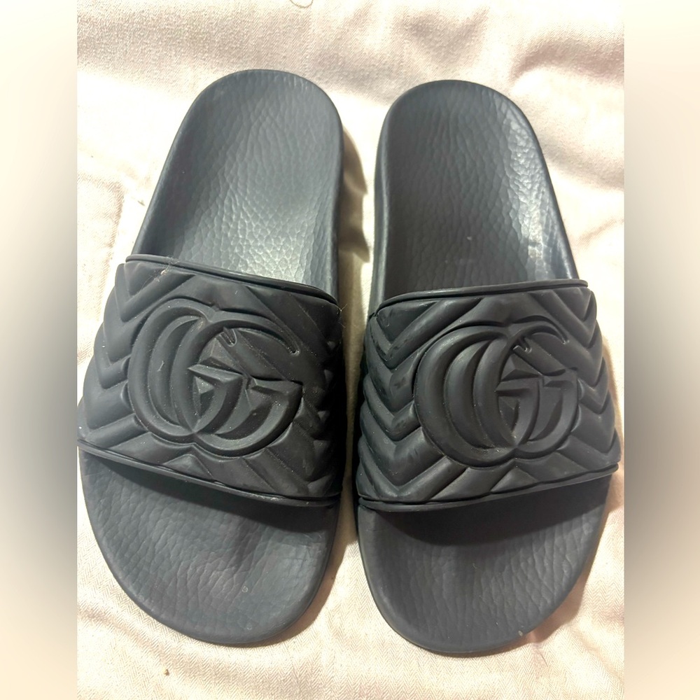 Gucci Black Textured Logo Slides